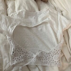 Open back lace cropped white tee